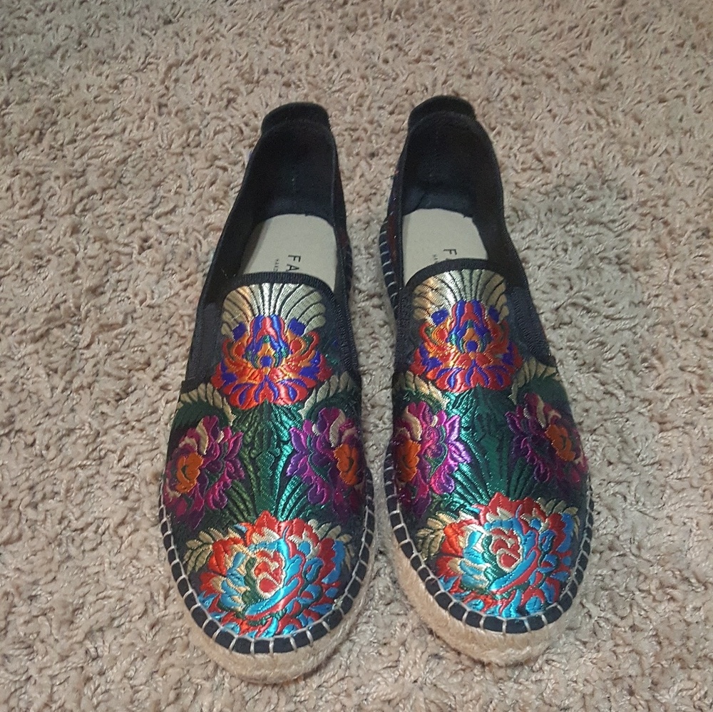 Fabiolas metallic shoe